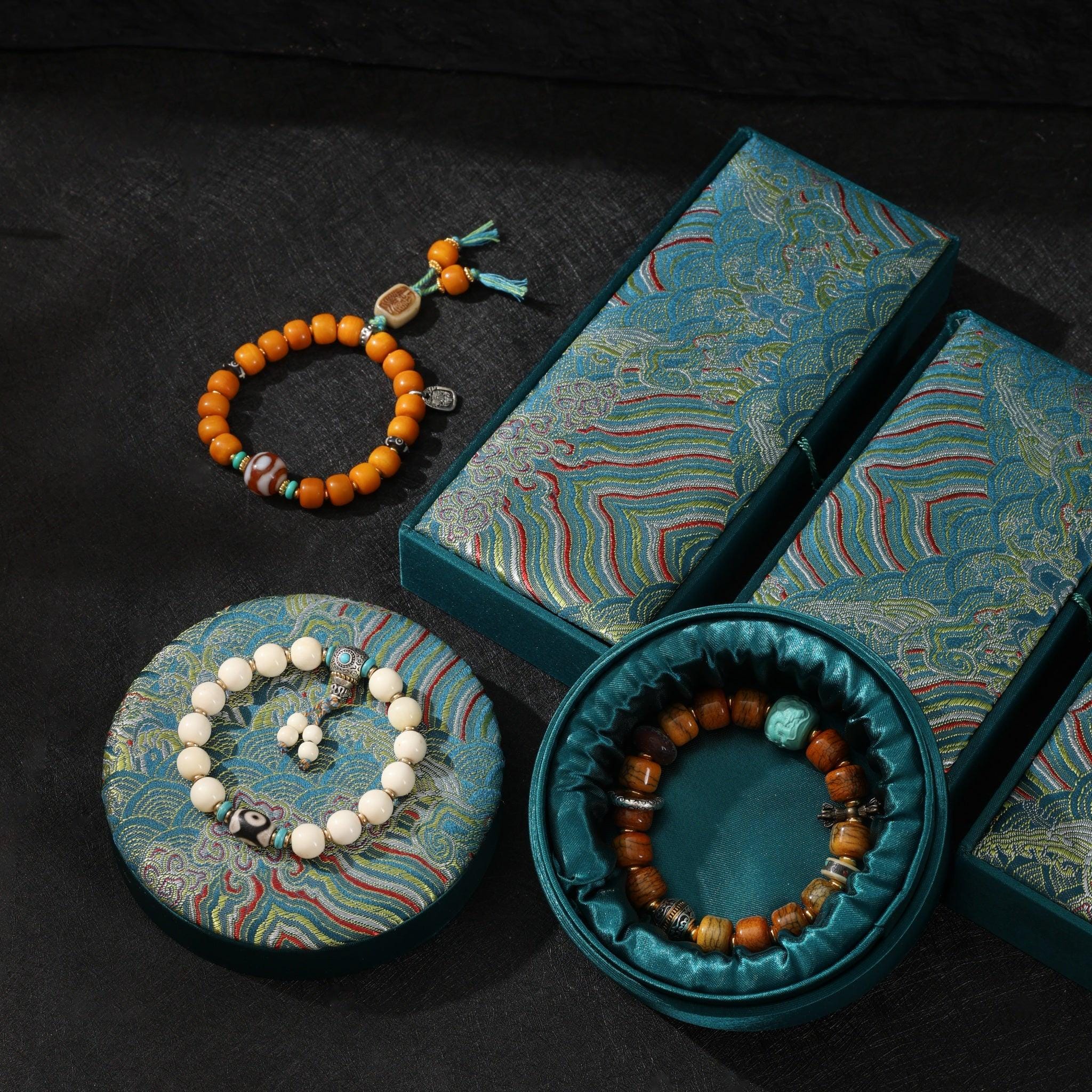 Mala Bracelet One-Eyed Dzi Sardonyx