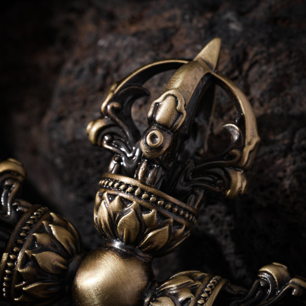 Five-Pronged Vajra, Handheld Object