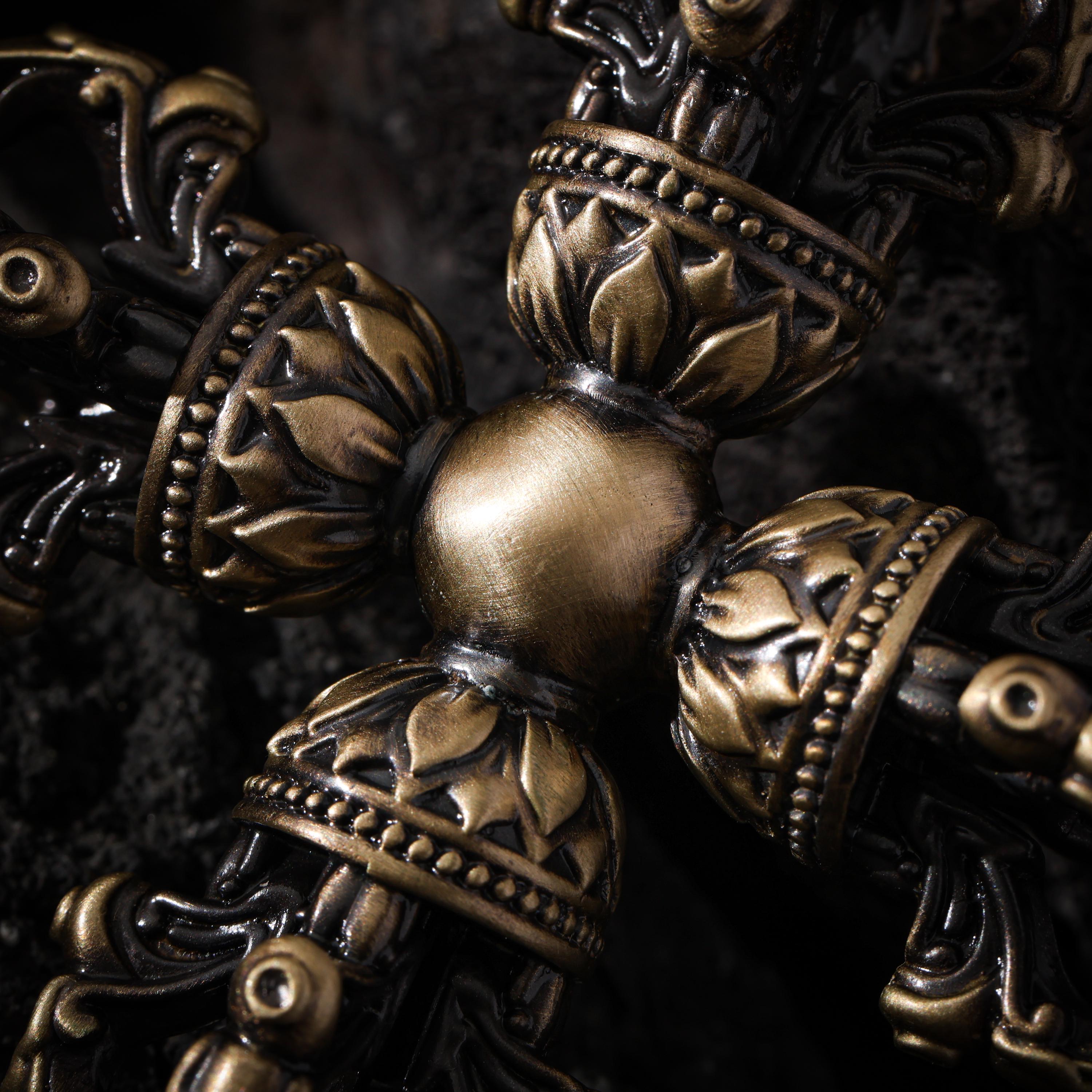Five-Pronged Vajra, Handheld Object